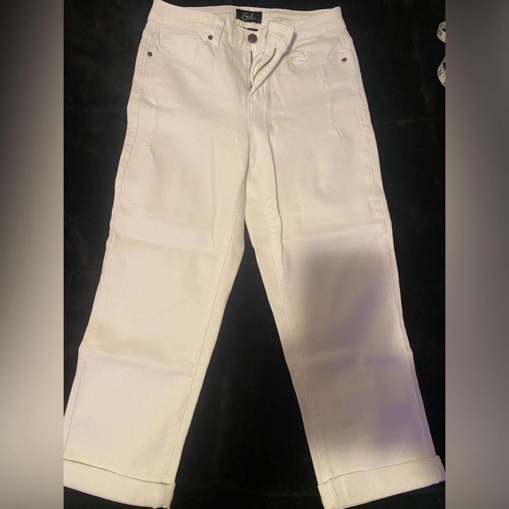 Lightly distressed, white capri jeans size 8